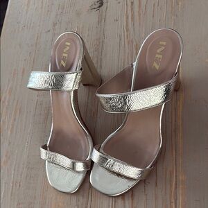 Sara Textured Heels in Gold